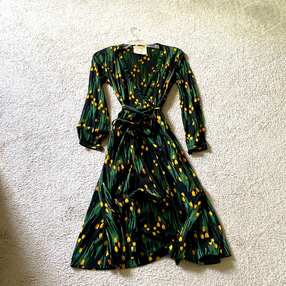 Vintage Diane Vin Furstenberg classic wrap dress